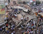 Otro edificio se había derrumbado horas antes en el norte de Nueva Delhi, donde murieron otras 10 personas.